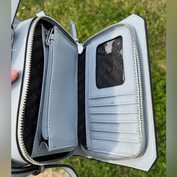 Steve Madden | Sky Blue Crossbody Purse - Picture 3 of 8